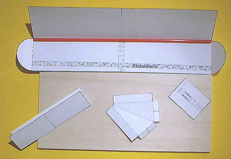 Strohhalm einkleben